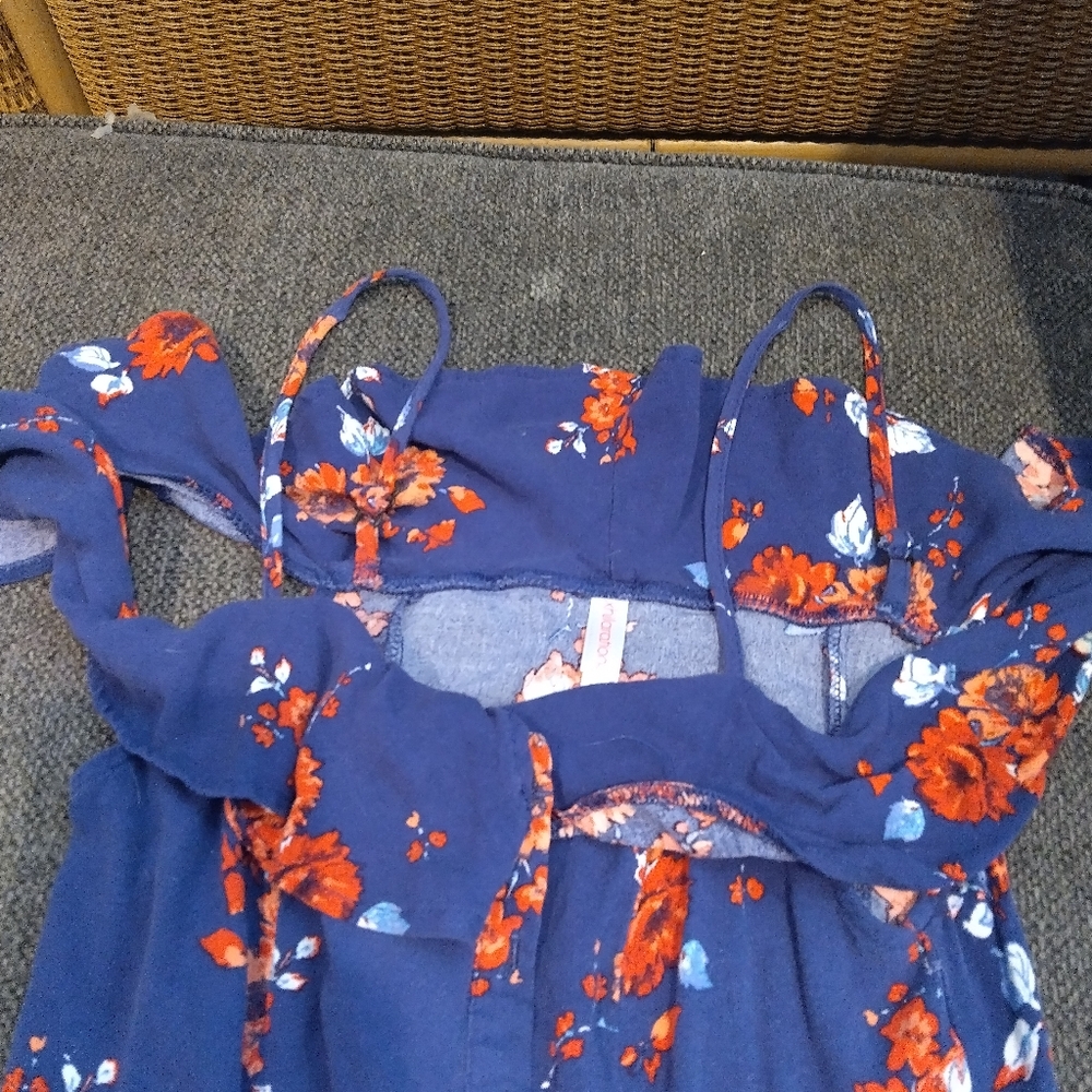 Dress - Picture 3 of 3